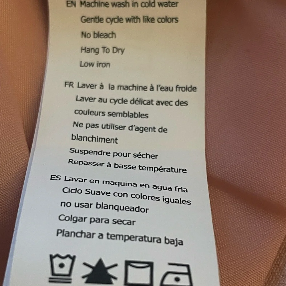 Pink Bermudas with a relaxed fit and high-waisted design - Picture 8 of 9